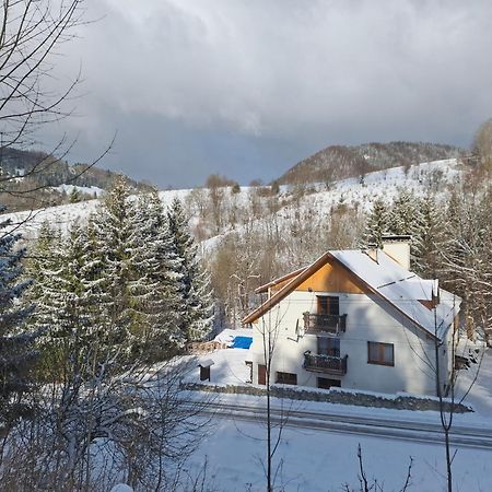 Penzion Zazrifka Zázrivá Exteriör bild
