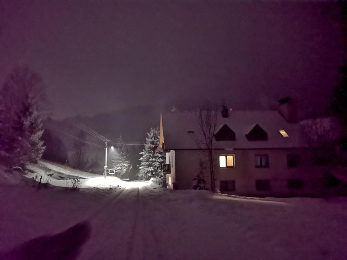 Penzion Zazrifka Zázrivá Exteriör bild