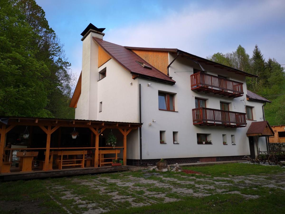 Penzion Zazrifka Zázrivá Exteriör bild